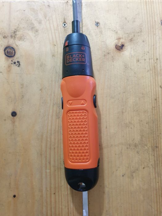 Black+Decker акумуляторна викрутка