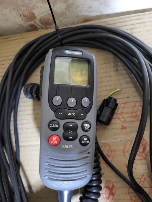 Морська радіостанція Raymarine RayMic A46052