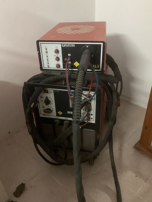 Vende se maquina soldar