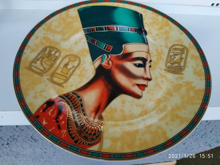 тарелка НАСТЕННАЯ -25 см И бюст нЕФЕРТИТИ