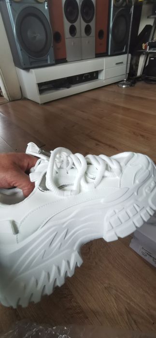 Nowe buty na koturnie