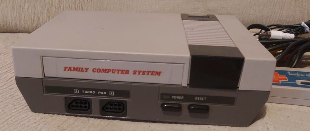 Family computer system com 2 comandos.