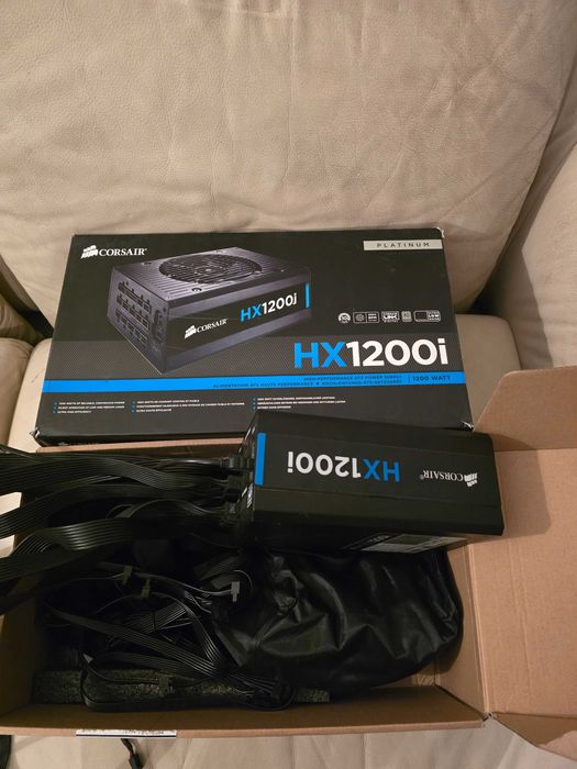 Fonte Corsair HX1200i — 1200W Platinum (Modular / Digital)