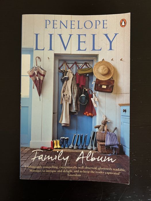 Family Album, Penelope Lively Penafiel • OLX Portugal