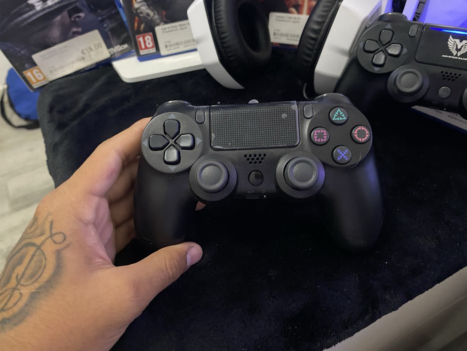 Ps4 Com ecrã, auscultadores e jogos