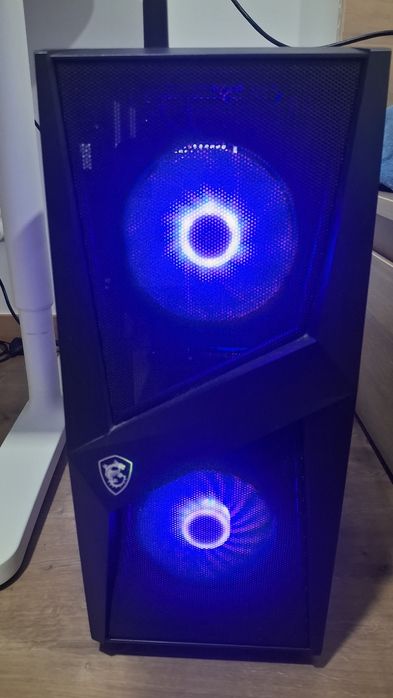 PC Torre gaming pouco usada