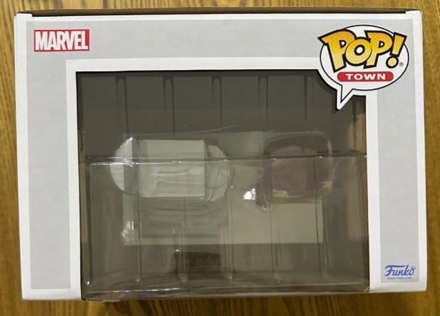 Funko pop Avengers tower and iron man N35