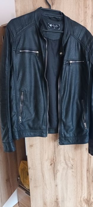 Sprzedm kurtke widoczna na zdiecju