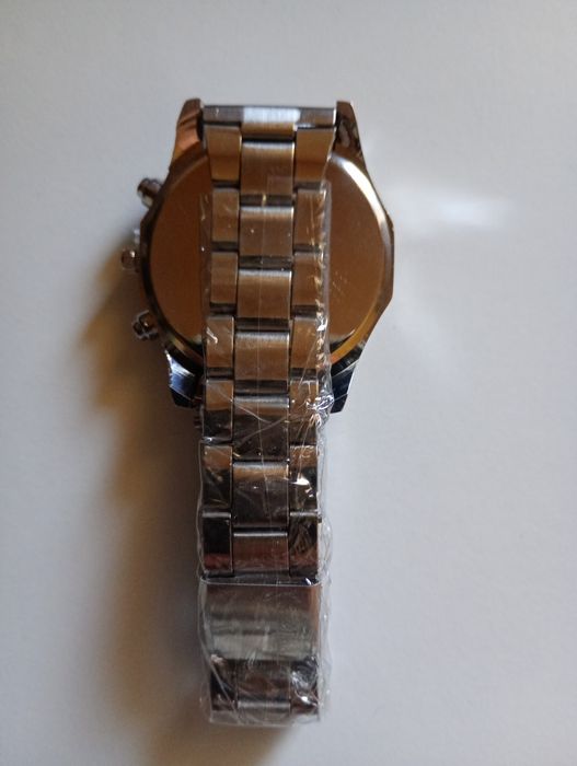 Nowy miZegarek kwarcowy z datownikiem