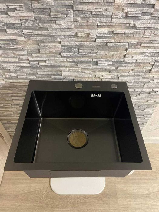 Кухонна мийка 50*45см-PVD чорна Valeso.