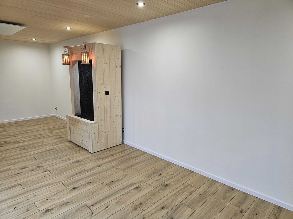 Sauna ogrodowa salon strefa spa jacuzzi