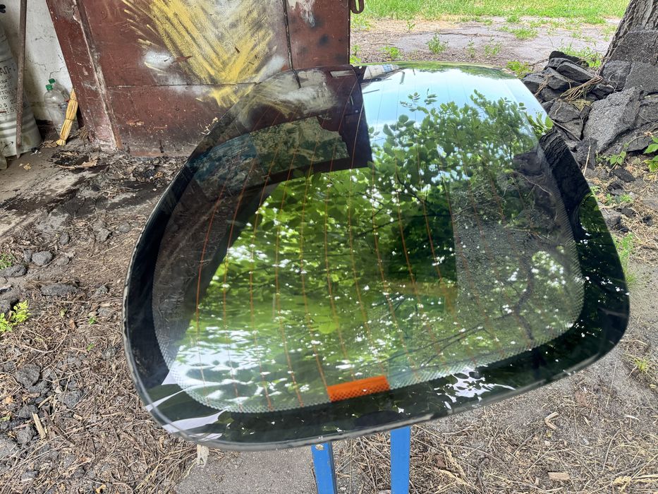 Заднее стекло daewoo lanos