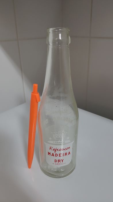 Antiga garrafa de refrescos Madeira Dry (Pirogravada)