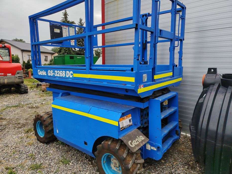 Podnośnik nożycowy zwyżka genie 3268 dc elektryczny terenowy