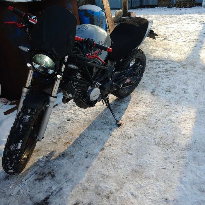 Honda VTR250 strit bike