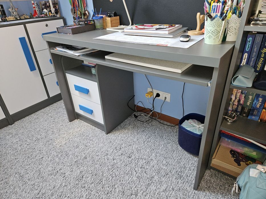 Biurko i kontenerek GIT