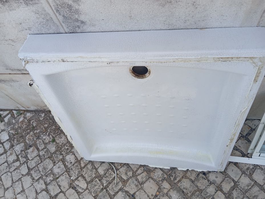 Vendo base de duche em cerâmica 80x80 a ou sanita ou bidé conforme as
