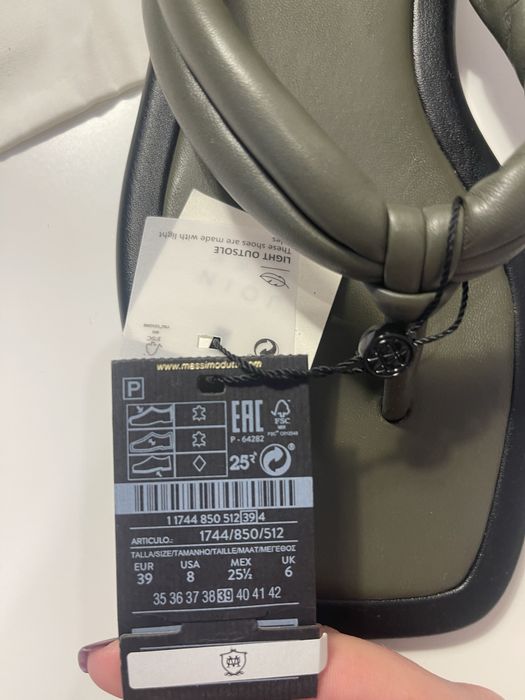 Шльопанці Massimo Dutti