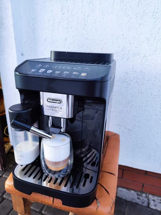 Кавомашина Delonghi Magnifica Evo