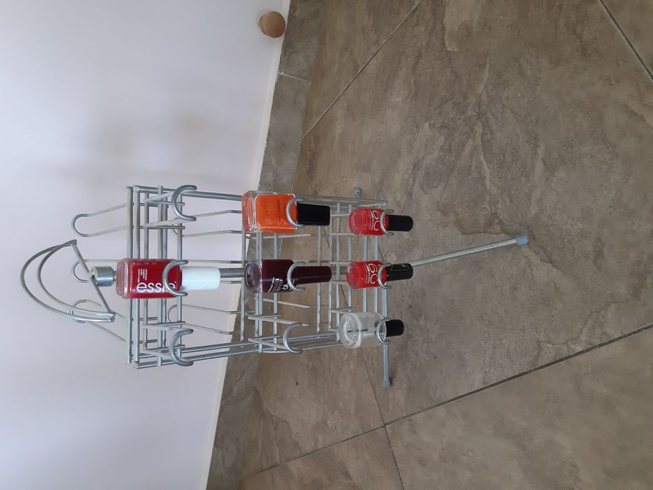 Okazyjnie sprzedam Karuzele na lakiery do paznokci