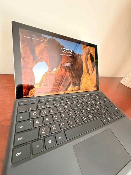 Surface Pro 7 Hibrido|LCD 12.3" 2.8K Tactil|i5-1035G4|8G Ram|Ssd 128G|