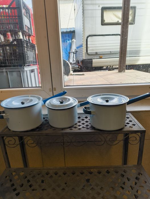 Stare garnki emaliowane