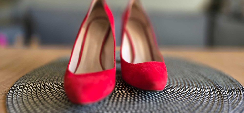 Buty damskie skórzane Gino Rossi, czerwone, na słupku, r. 37,5 (wj)