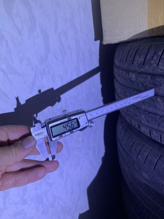 Продам 4 шины б/у Pirelli CINTURATО P7 225/60 r16