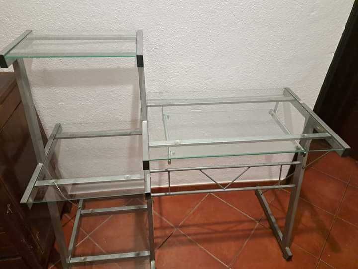 Secretaria de ferro e vidro