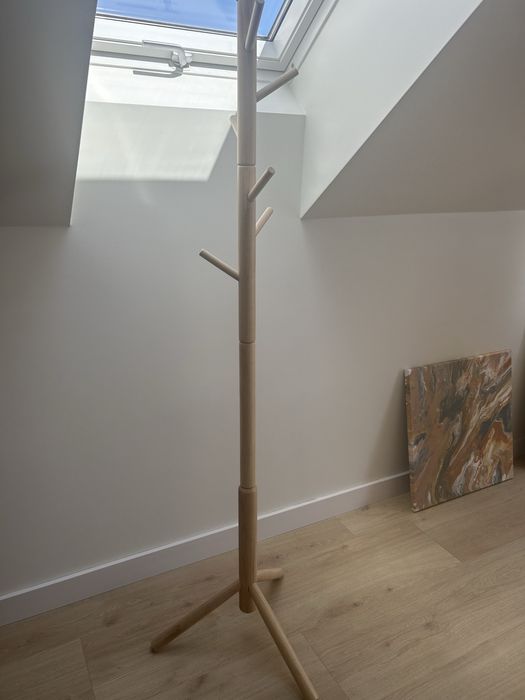 Wieszak na ubrania stojący stojak ikea drewniany