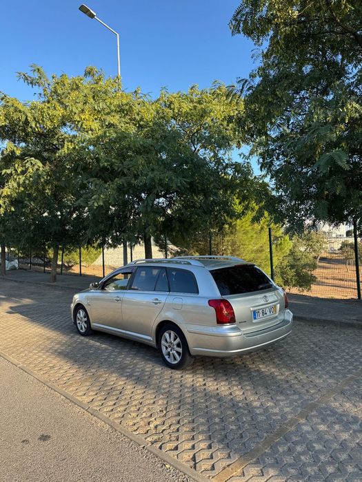 Toyota Avensis SW 2.0 D-4D foto 3