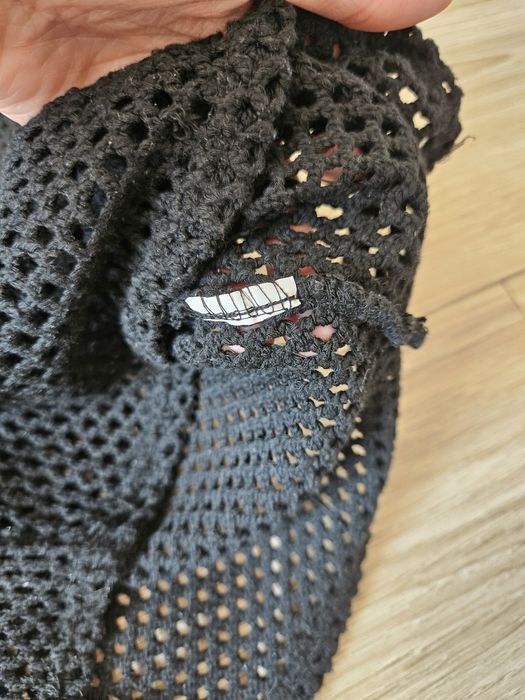 Krótka bluzka Bershka z siateczki z falbanką corp top