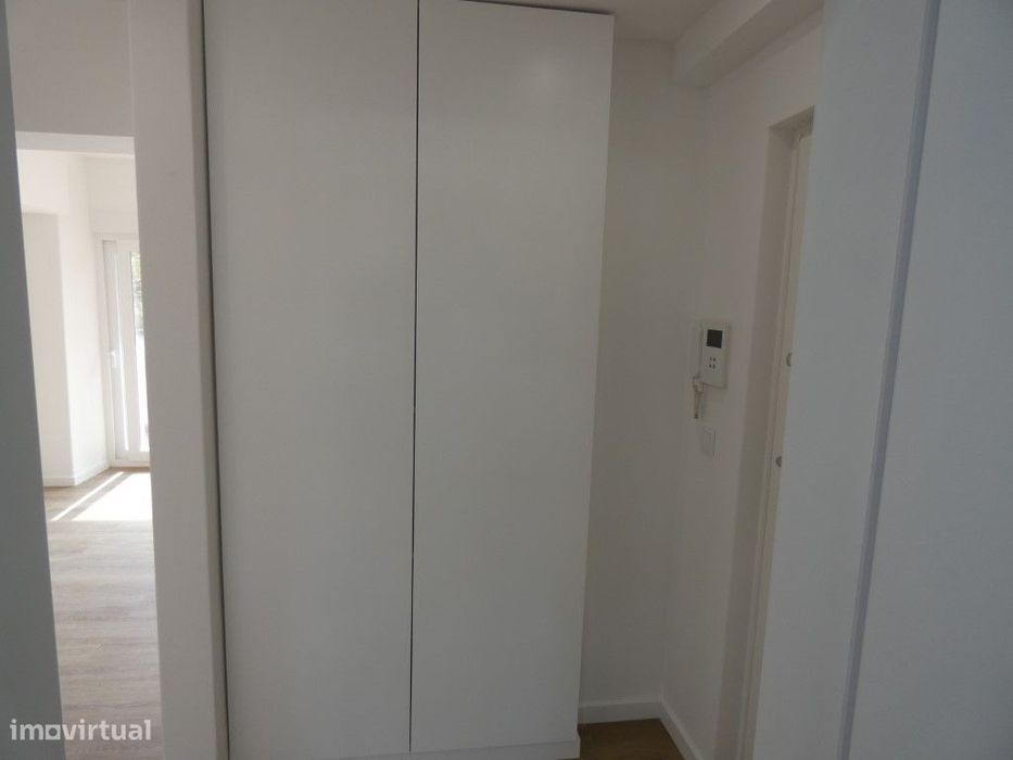Apartamento T4 - Totalmente Remodelado
