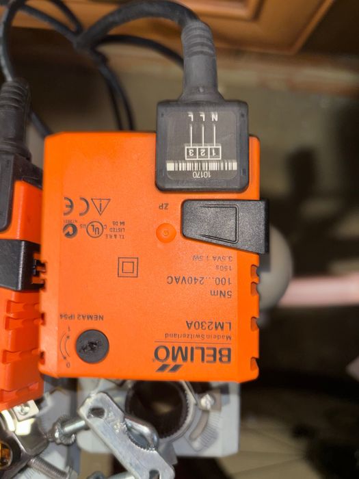 Siłowniki Belimo LM230A – 4 szt. (3× LM230A + 1× 230A) – nowe