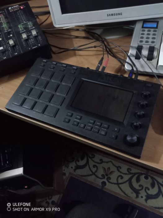Akai MPC Touch Professionall