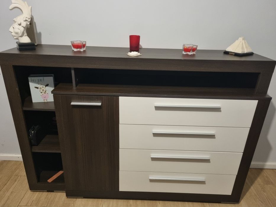 Aparador em bom estado