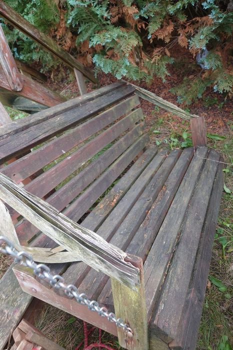 Plac zabaw  domek huśtawka piaskownica