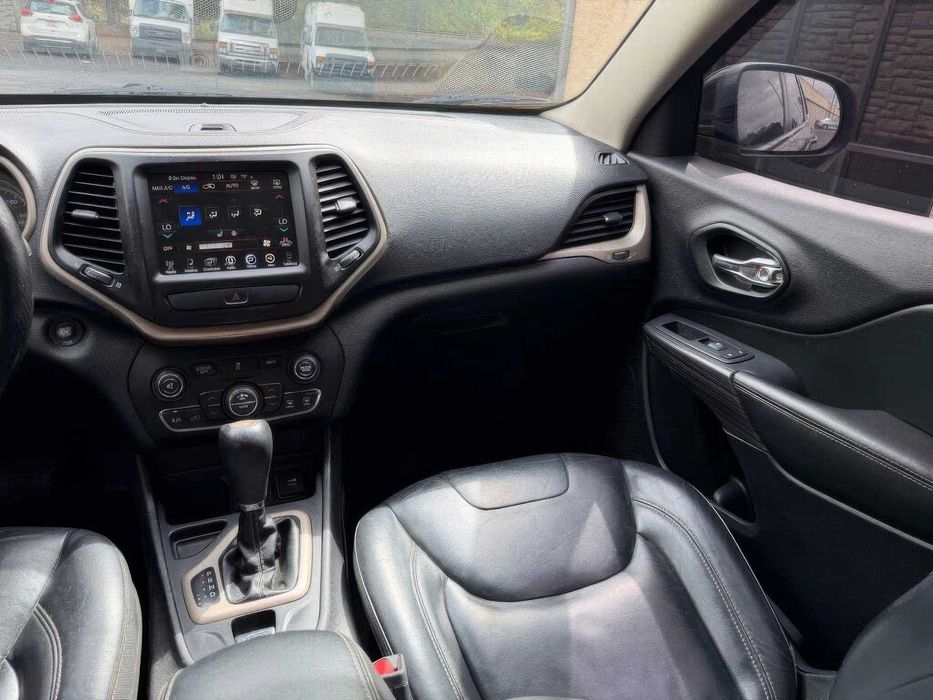 Jeep Cherokee Limited      2017