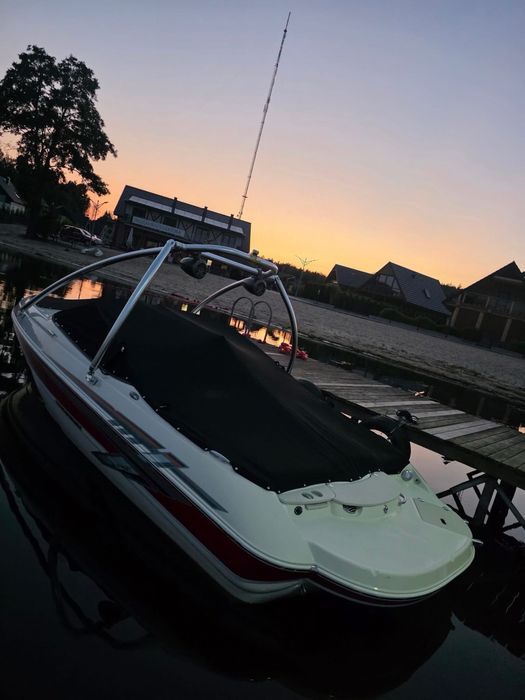 Motorówka STINGRAY 208 LR Wake – 2013 r. – 9 osób