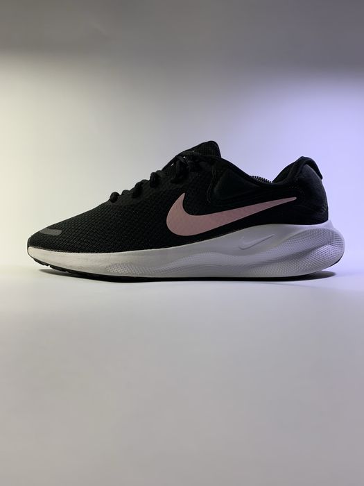 40 розмір  Nike Revolution 7