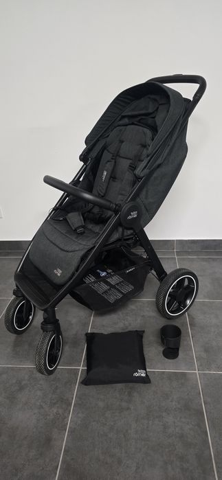 Carrinho Britax Romer B-Agile R + capa de chuva e porta copos