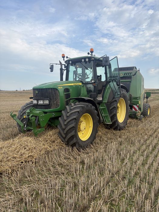 John deere 6830