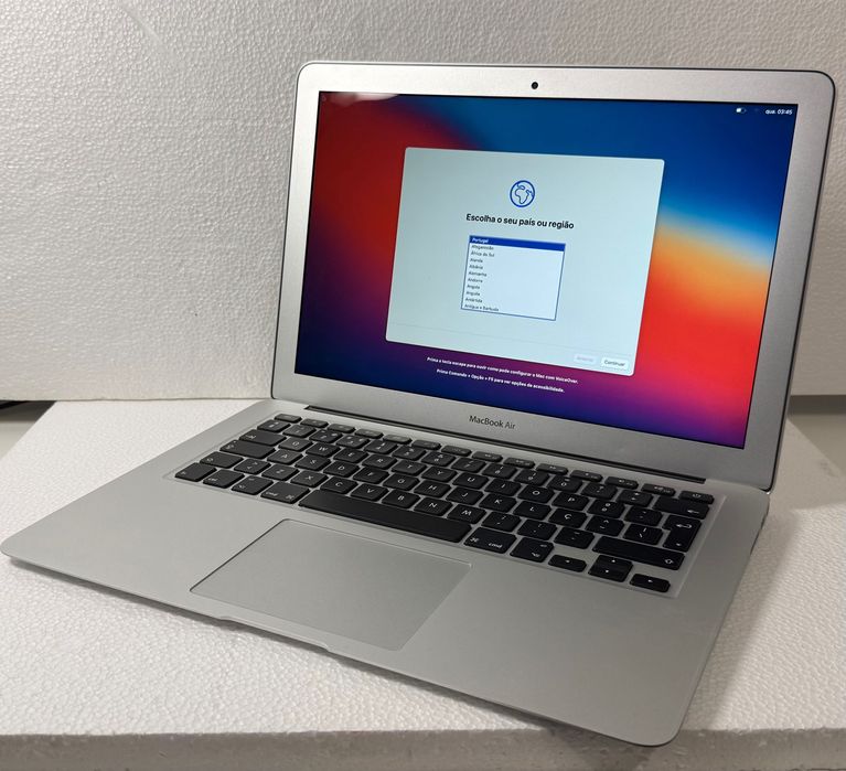 MacBook Air 13” | i5 | 8GB RAM | SSD