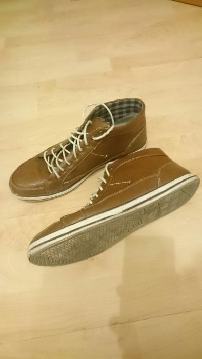 Brazowe buty CARRY