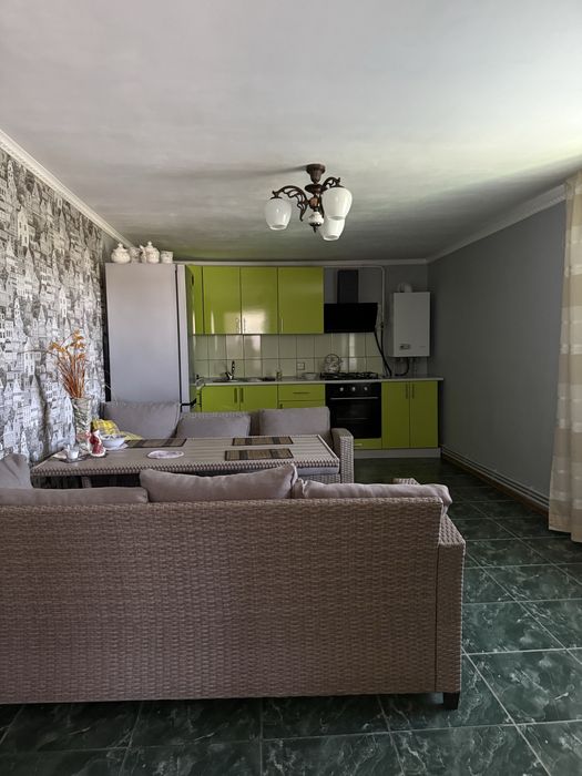 Продаж сучасного будинку в смт Березна – заїжджай і живи!