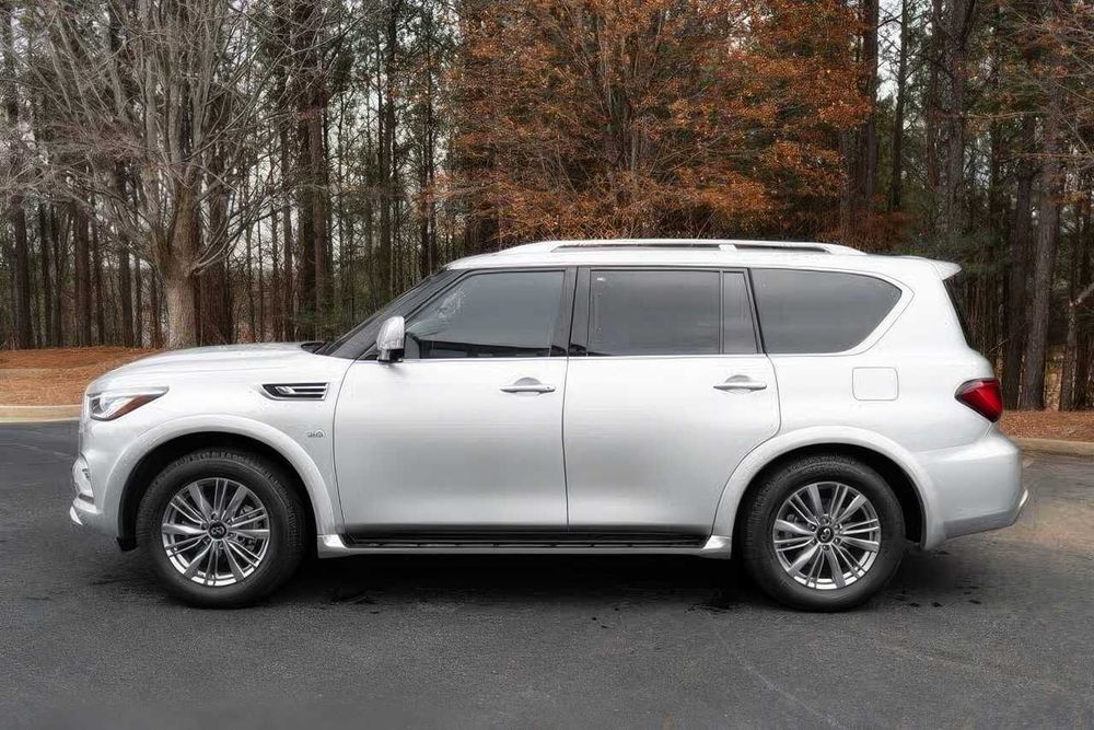 Infiniti QX80      2021