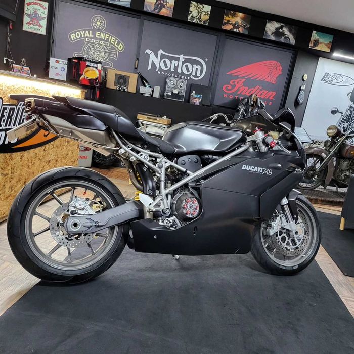Ducati 749 Dark 2005