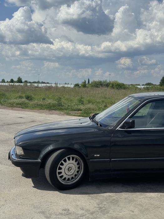 Bmw е32 730i