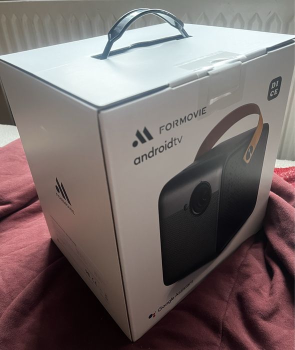 Projektor przenosny telewizor formovie dice