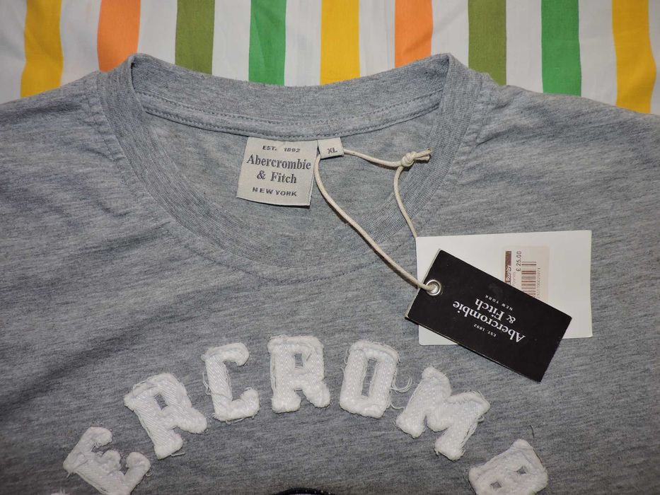 футболка Abercrombie & Fitch